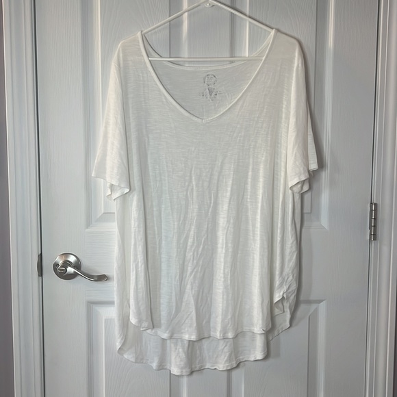 Women’s Solid White T-shirt XXL - Picture 2 of 6